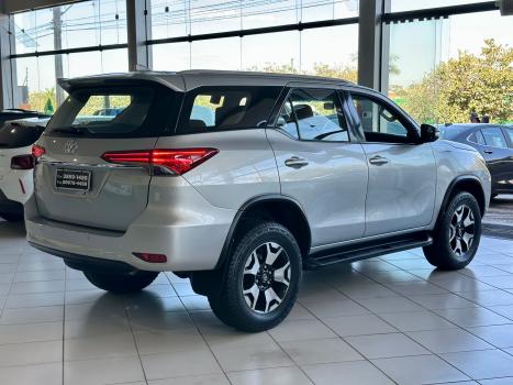 TOYOTA Hilux SW4 2.7 16V 4P SR FLEX AUTOM�TICO, Foto 6