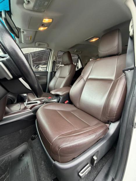 TOYOTA Hilux SW4 2.7 16V 4P FLEX SRV 7 LUGARES AUTOM�TICO, Foto 7