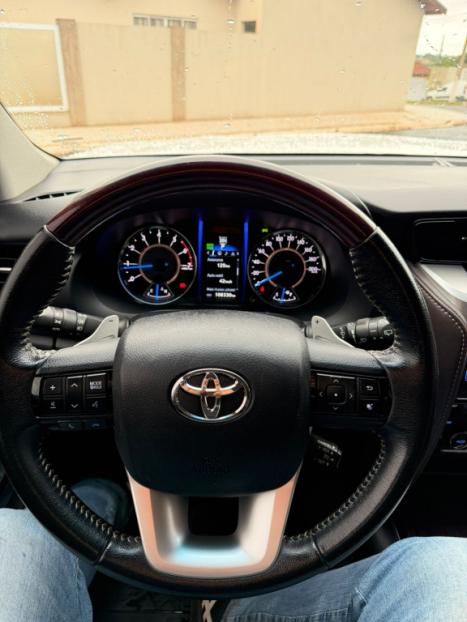TOYOTA Hilux SW4 2.7 16V 4P FLEX SRV 7 LUGARES AUTOM�TICO, Foto 8