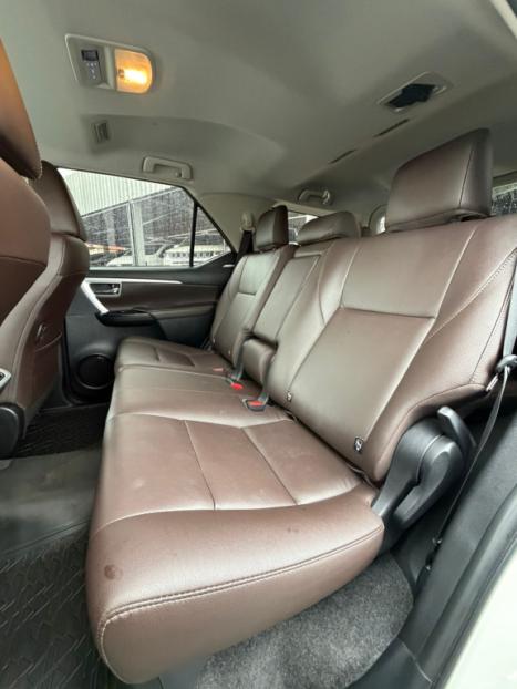 TOYOTA Hilux SW4 2.7 16V 4P FLEX SRV 7 LUGARES AUTOM�TICO, Foto 9