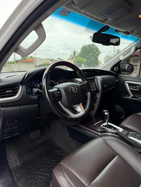 TOYOTA Hilux SW4 2.7 16V 4P FLEX SRV 7 LUGARES AUTOM�TICO, Foto 10