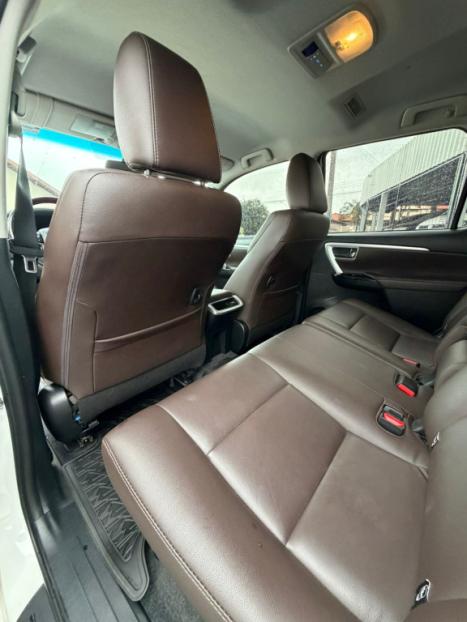 TOYOTA Hilux SW4 2.7 16V 4P FLEX SRV 7 LUGARES AUTOM�TICO, Foto 11