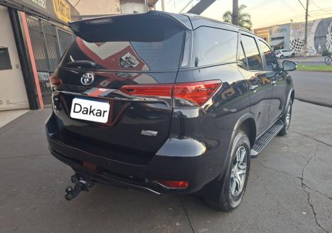 TOYOTA Hilux SW4 2.7 16V 4P FLEX SR 7 LUGARES AUTOMÁTICO, Foto 4