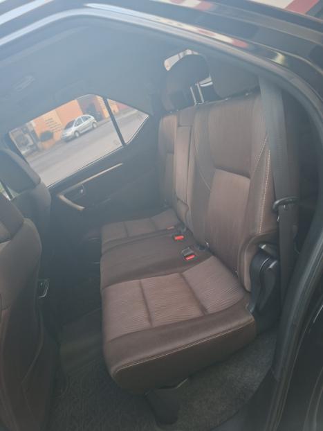 TOYOTA Hilux SW4 2.7 16V 4P FLEX SR 7 LUGARES AUTOMÁTICO, Foto 5
