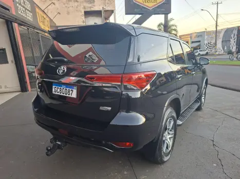 TOYOTA Hilux SW4 2.7 16V 4P FLEX SR 7 LUGARES AUTOMÁTICO, Foto 17