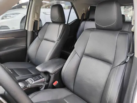 TOYOTA Hilux SW4 2.8 16V 4P SRX 4X4 7 LUGARES TURBO DIESEL AUTOMTICO, Foto 9
