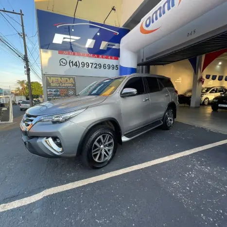 TOYOTA Hilux SW4 2.8 16V 4P SRX 4X4 7 LUGARES TURBO DIESEL AUTOMTICO, Foto 8
