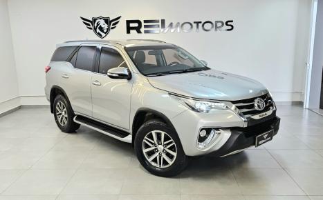 TOYOTA Hilux SW4 2.8 16V 4P SRX 4X4 7 LUGARES TURBO DIESEL AUTOMTICO, Foto 2