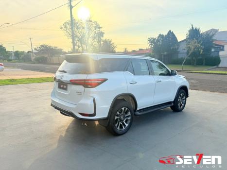 TOYOTA Hilux SW4 2.8 16V 4P SRX PLATINUM 4X4 7 LUGARES TURBO DIESEL AUTOMTICO, Foto 5