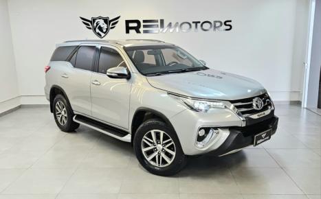 TOYOTA Hilux SW4 2.8 16V 4P SRX 4X4 7 LUGARES TURBO DIESEL AUTOMTICO, Foto 2