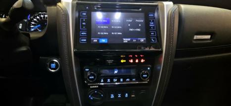 TOYOTA Hilux SW4 2.8 16V 4P SRX 4X4 7 LUGARES TURBO DIESEL AUTOMTICO, Foto 11
