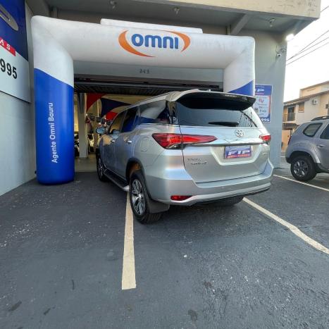 TOYOTA Hilux SW4 2.8 16V 4P SRX 4X4 7 LUGARES TURBO DIESEL AUTOMÁTICO, Foto 6 TOYOTA Hilux SW4 2.8 16V 4P SRX 4X4 7 LUGARES TURBO DIESEL AUTOMÁTICO, Foto 6