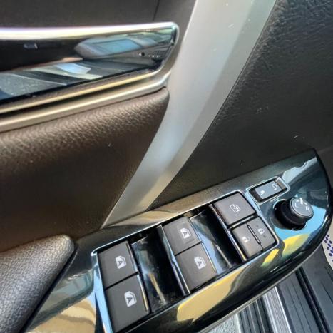 TOYOTA Hilux SW4 2.8 16V 4P SRX 4X4 7 LUGARES TURBO DIESEL AUTOMÁTICO, Foto 12 TOYOTA Hilux SW4 2.8 16V 4P SRX 4X4 7 LUGARES TURBO DIESEL AUTOMÁTICO, Foto 12