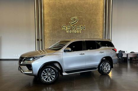 TOYOTA Hilux SW4 2.8 16V 4P SRX 4X4 7 LUGARES TURBO DIESEL AUTOMTICO, Foto 1