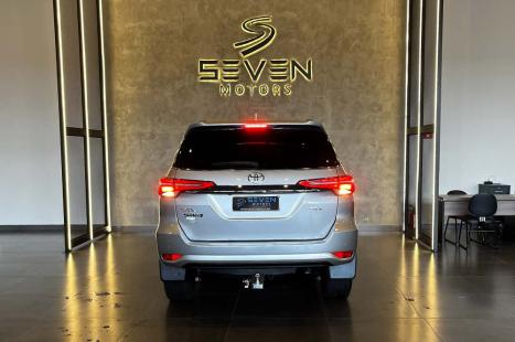 TOYOTA Hilux SW4 2.8 16V 4P SRX 4X4 7 LUGARES TURBO DIESEL AUTOMTICO, Foto 7