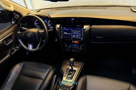 TOYOTA Hilux SW4 2.8 16V 4P SRX 4X4 7 LUGARES TURBO DIESEL AUTOMTICO, Foto 11