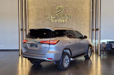 TOYOTA Hilux SW4 2.8 4P SRX 4X4 TURBO DIESEL AUTOMTICO, Foto 8