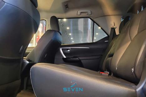 TOYOTA Hilux SW4 2.8 4P SRX 4X4 TURBO DIESEL AUTOMTICO, Foto 14