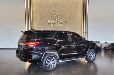 TOYOTA Hilux SW4 2.8 16V 4P SRX 4X4 7 LUGARES TURBO DIESEL AUTOMTICO, Foto 8