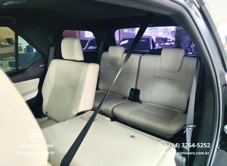 TOYOTA Hilux SW4 2.8 4P SRX 4X4 DIAMOND 7 LUGARES TURBO DIESEL AUTOMTICO, Foto 10