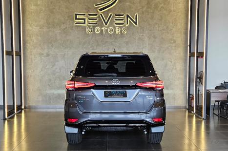 TOYOTA Hilux SW4 2.8 16V 4P SRX PLATINUM 4X4 7 LUGARES TURBO DIESEL AUTOM�TICO, Foto 4