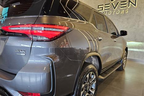 TOYOTA Hilux SW4 2.8 16V 4P SRX PLATINUM 4X4 7 LUGARES TURBO DIESEL AUTOM�TICO, Foto 9