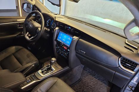 TOYOTA Hilux SW4 2.8 16V 4P SRX PLATINUM 4X4 7 LUGARES TURBO DIESEL AUTOM�TICO, Foto 13