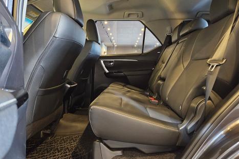 TOYOTA Hilux SW4 2.8 16V 4P SRX PLATINUM 4X4 7 LUGARES TURBO DIESEL AUTOM�TICO, Foto 17