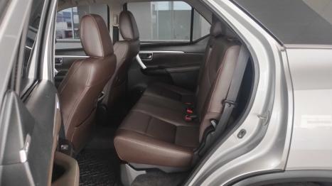 TOYOTA Hilux SW4 2.8 16V 4P SRX 4X4 7 LUGARES TURBO DIESEL AUTOM�TICO, Foto 11