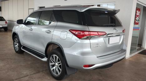 TOYOTA Hilux SW4 2.8 16V 4P SRX 4X4 7 LUGARES TURBO DIESEL AUTOM�TICO, Foto 5