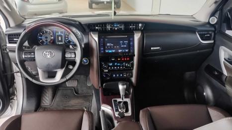 TOYOTA Hilux SW4 2.8 16V 4P SRX 4X4 7 LUGARES TURBO DIESEL AUTOM�TICO, Foto 9