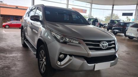 TOYOTA Hilux SW4 2.8 16V 4P SRX 4X4 7 LUGARES TURBO DIESEL AUTOM�TICO, Foto 2