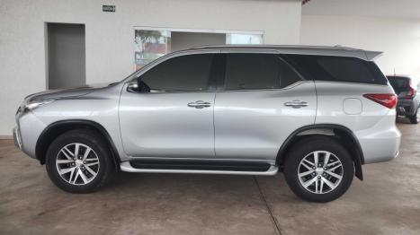 TOYOTA Hilux SW4 2.8 16V 4P SRX 4X4 7 LUGARES TURBO DIESEL AUTOM�TICO, Foto 7