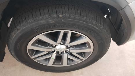 TOYOTA Hilux SW4 2.8 16V 4P SRX 4X4 7 LUGARES TURBO DIESEL AUTOM�TICO, Foto 14