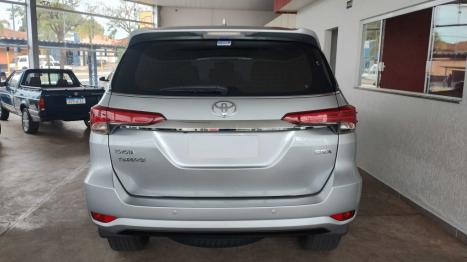 TOYOTA Hilux SW4 2.8 16V 4P SRX 4X4 7 LUGARES TURBO DIESEL AUTOM�TICO, Foto 6