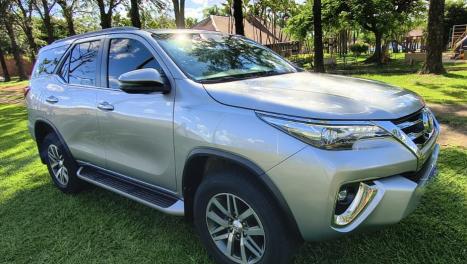 TOYOTA Hilux SW4 2.8 4P SRX 4X4 TURBO DIESEL AUTOM�TICO, Foto 2