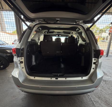 TOYOTA Hilux SW4 2.8 4P SRX 4X4 TURBO DIESEL AUTOM�TICO, Foto 5