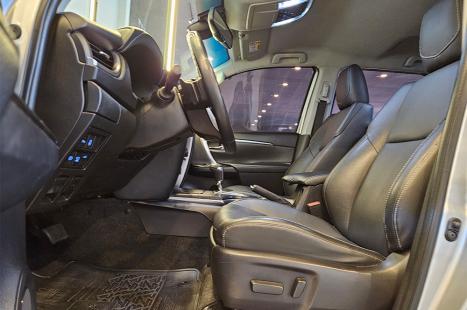 TOYOTA Hilux SW4 2.8 4P SRX 4X4 DIAMOND 7 LUGARES TURBO DIESEL AUTOM�TICO, Foto 18