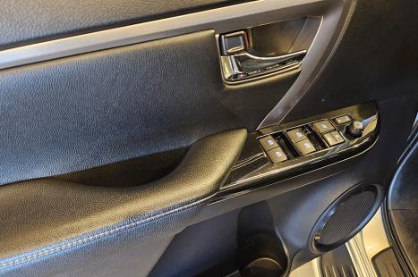 TOYOTA Hilux SW4 2.8 4P SRX 4X4 DIAMOND 7 LUGARES TURBO DIESEL AUTOM�TICO, Foto 19