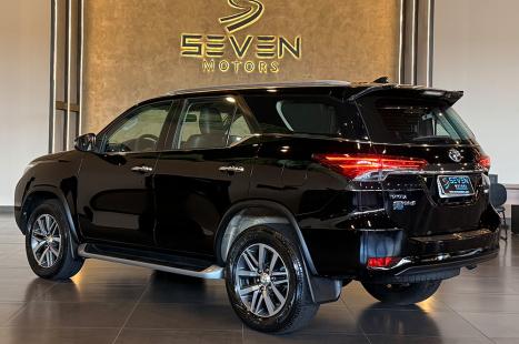 TOYOTA Hilux SW4 2.8 16V 4P SRX 4X4 7 LUGARES TURBO DIESEL AUTOM�TICO, Foto 3