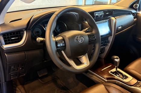 TOYOTA Hilux SW4 2.8 16V 4P SRX 4X4 7 LUGARES TURBO DIESEL AUTOM�TICO, Foto 10