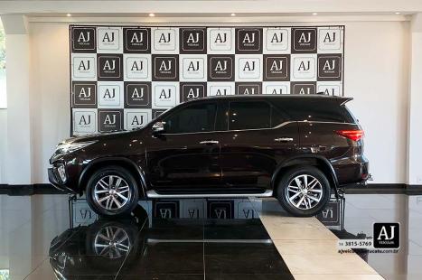 TOYOTA Hilux SW4 2.8 16V 4P SRX 4X4 7 LUGARES TURBO DIESEL AUTOM�TICO, Foto 5