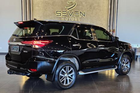 TOYOTA Hilux SW4 2.8 4P SRX 4X4 DIAMOND 7 LUGARES TURBO DIESEL AUTOM�TICO, Foto 5