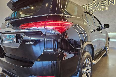 TOYOTA Hilux SW4 2.8 4P SRX 4X4 DIAMOND 7 LUGARES TURBO DIESEL AUTOM�TICO, Foto 9