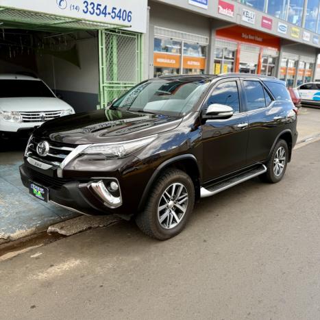 TOYOTA Hilux SW4 2.8 16V 4P SRX 4X4 7 LUGARES TURBO DIESEL AUTOM�TICO, Foto 2