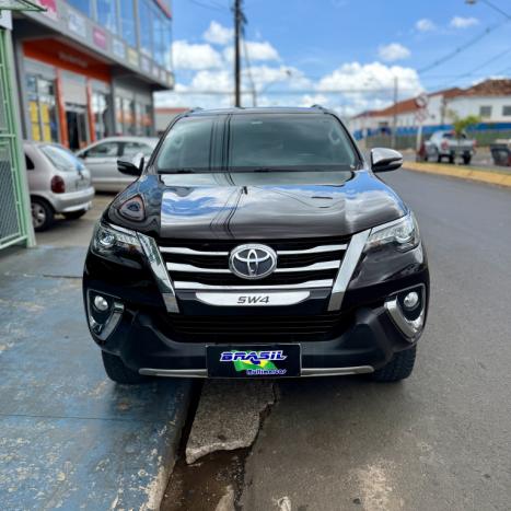 TOYOTA Hilux SW4 2.8 16V 4P SRX 4X4 7 LUGARES TURBO DIESEL AUTOM�TICO, Foto 3