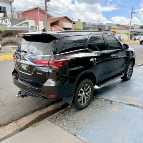 TOYOTA Hilux SW4 2.8 16V 4P SRX 4X4 7 LUGARES TURBO DIESEL AUTOM�TICO, Foto 5
