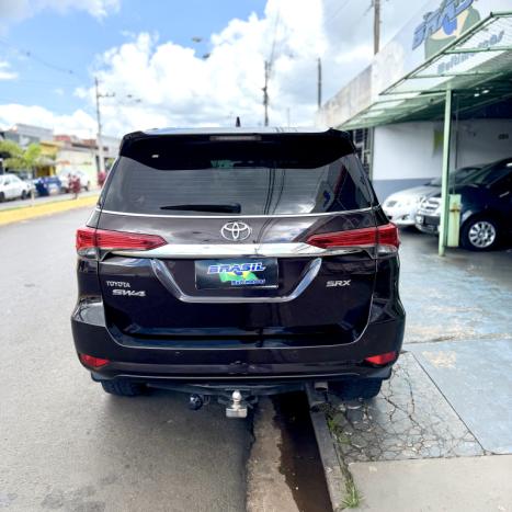 TOYOTA Hilux SW4 2.8 16V 4P SRX 4X4 7 LUGARES TURBO DIESEL AUTOM�TICO, Foto 6