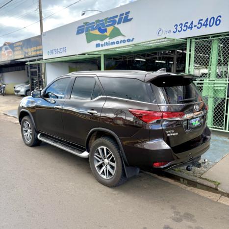 TOYOTA Hilux SW4 2.8 16V 4P SRX 4X4 7 LUGARES TURBO DIESEL AUTOM�TICO, Foto 7