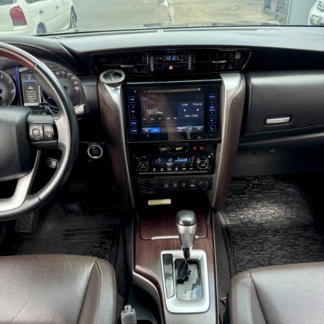 TOYOTA Hilux SW4 2.8 16V 4P SRX 4X4 7 LUGARES TURBO DIESEL AUTOM�TICO, Foto 10